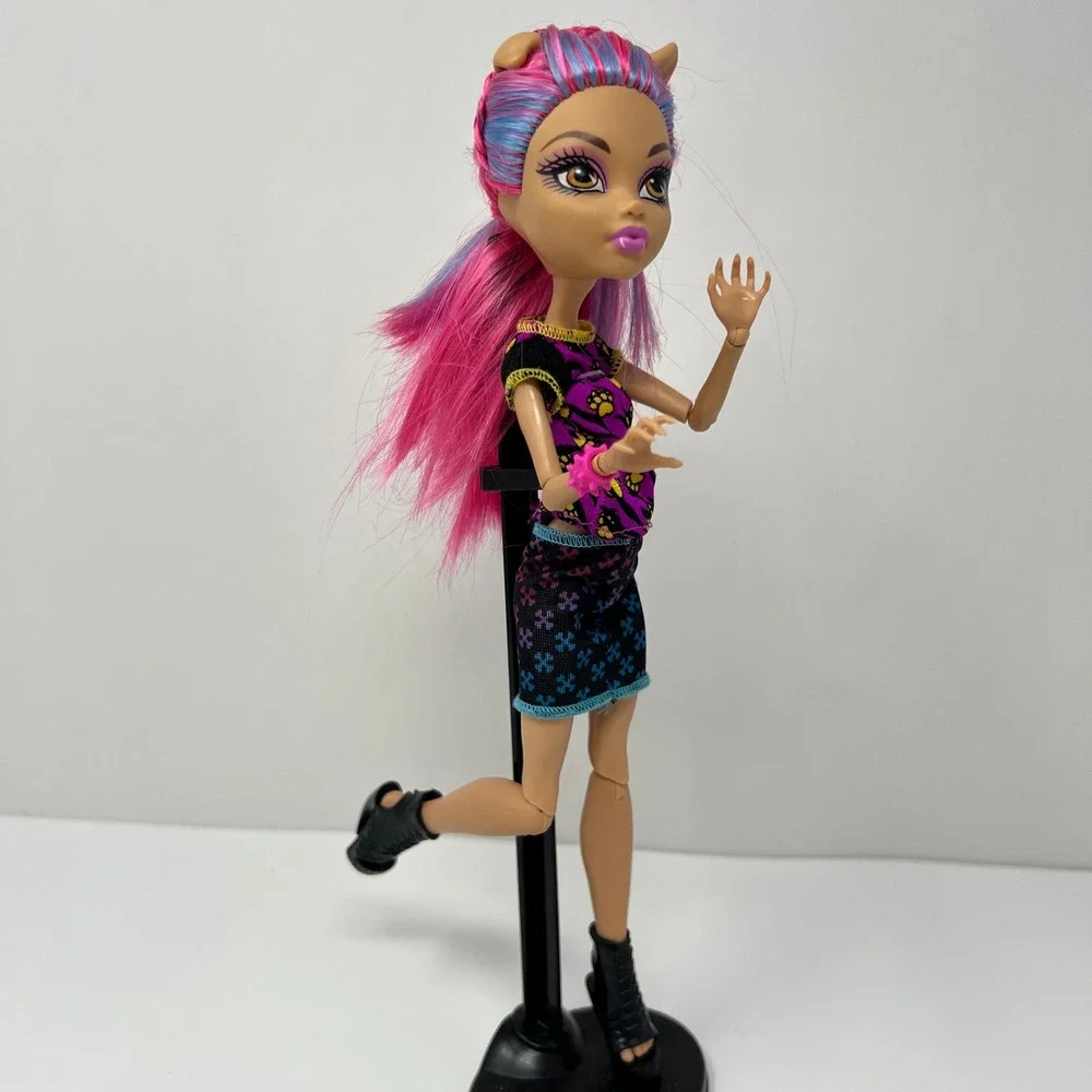 Mattel Monster High Howleen Wolf Creepateria Doll 10.5 Inch Pink Werewolf G1